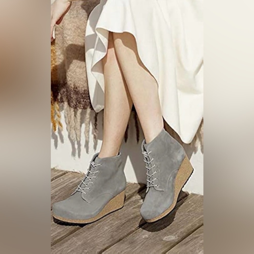 Birkenstock Papillio Edith Wedge Boots in Light Grey. Size 37 or US 6-6.5